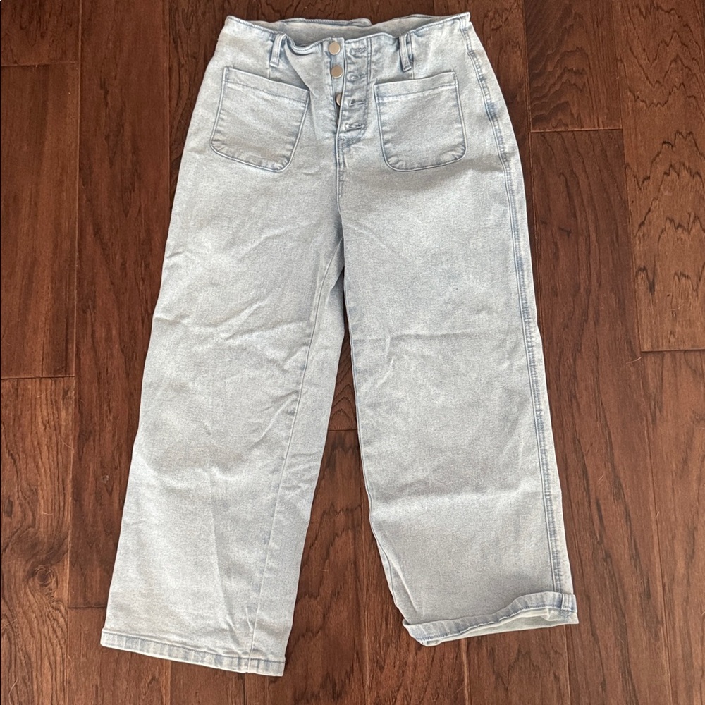 Light Gray Wide-Leg Jeans
